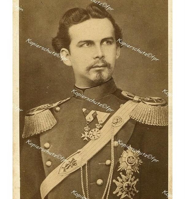 【银】德国巴伐利亚路易维希二世+短翅鹰 高浮雕精制银章 33MM 15克