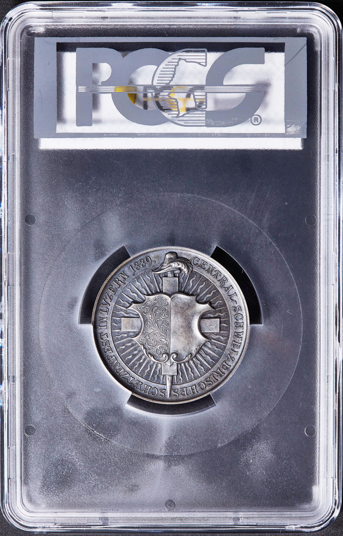 【俄甄集藏】满园春色-2026年(051)04-22星期三 晚 19:30 全场包邮 瑞士1889年纪念卢塞恩射击节大银章，PCGS SP63，五彩包浆，高浮雕，正面人物为民族英雄威廉·退尔，名誉品种，亚军，直径：45mm