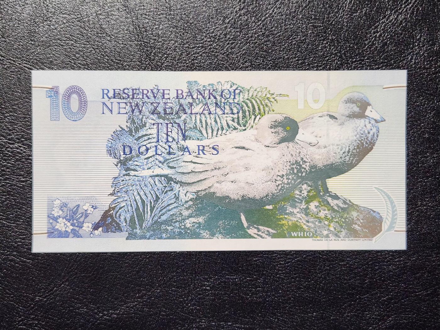 4月11号晚上8点 中外纸币自动截拍第55场 新西兰1992年10元几乎全新