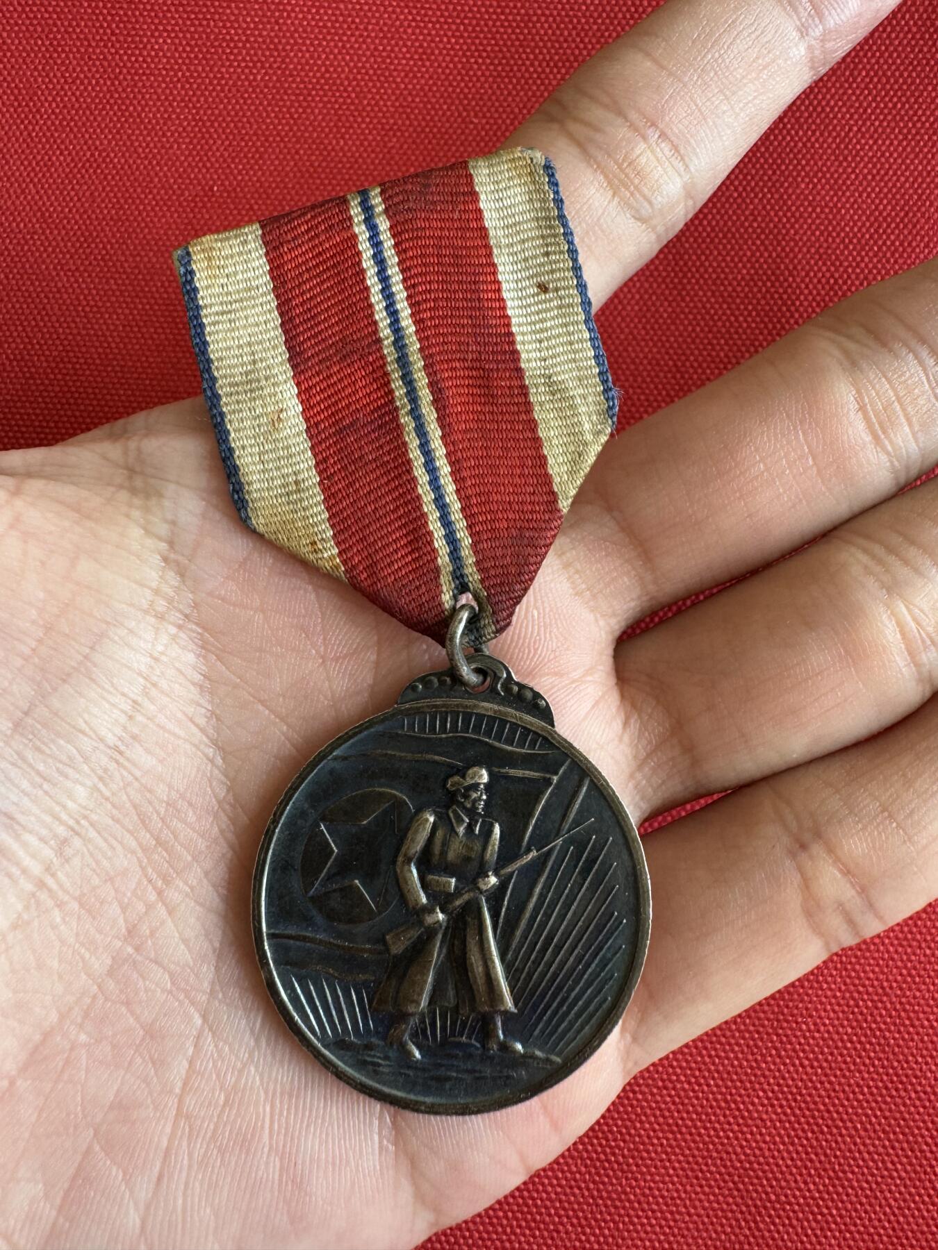 五哥徽章群   11号周六晚上八点4群联拍 银章