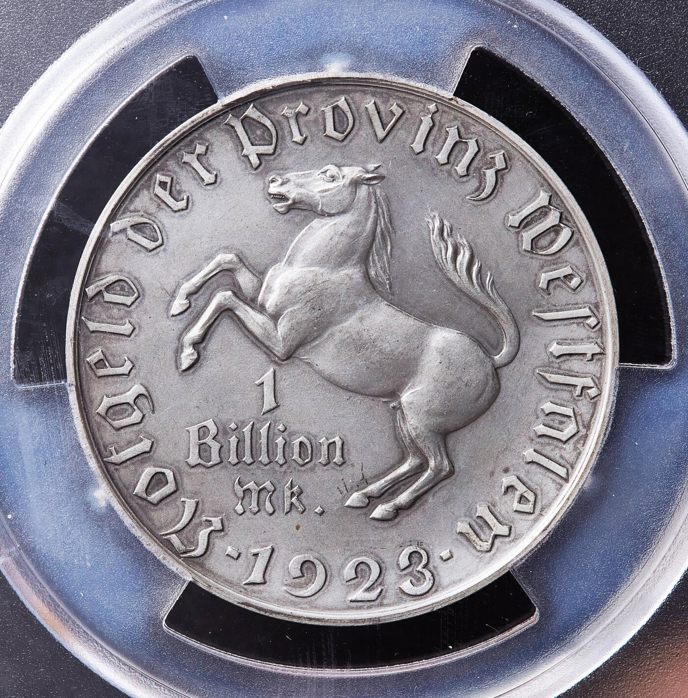 【俄甄集藏】满园春色-2026年(051)04-22星期三 晚 19:30 全场包邮 德国1923年德紧威斯特法伦冯·施泰因男爵头像1万亿马克大马币，PCGS SP62，名誉品种，直径：60mm