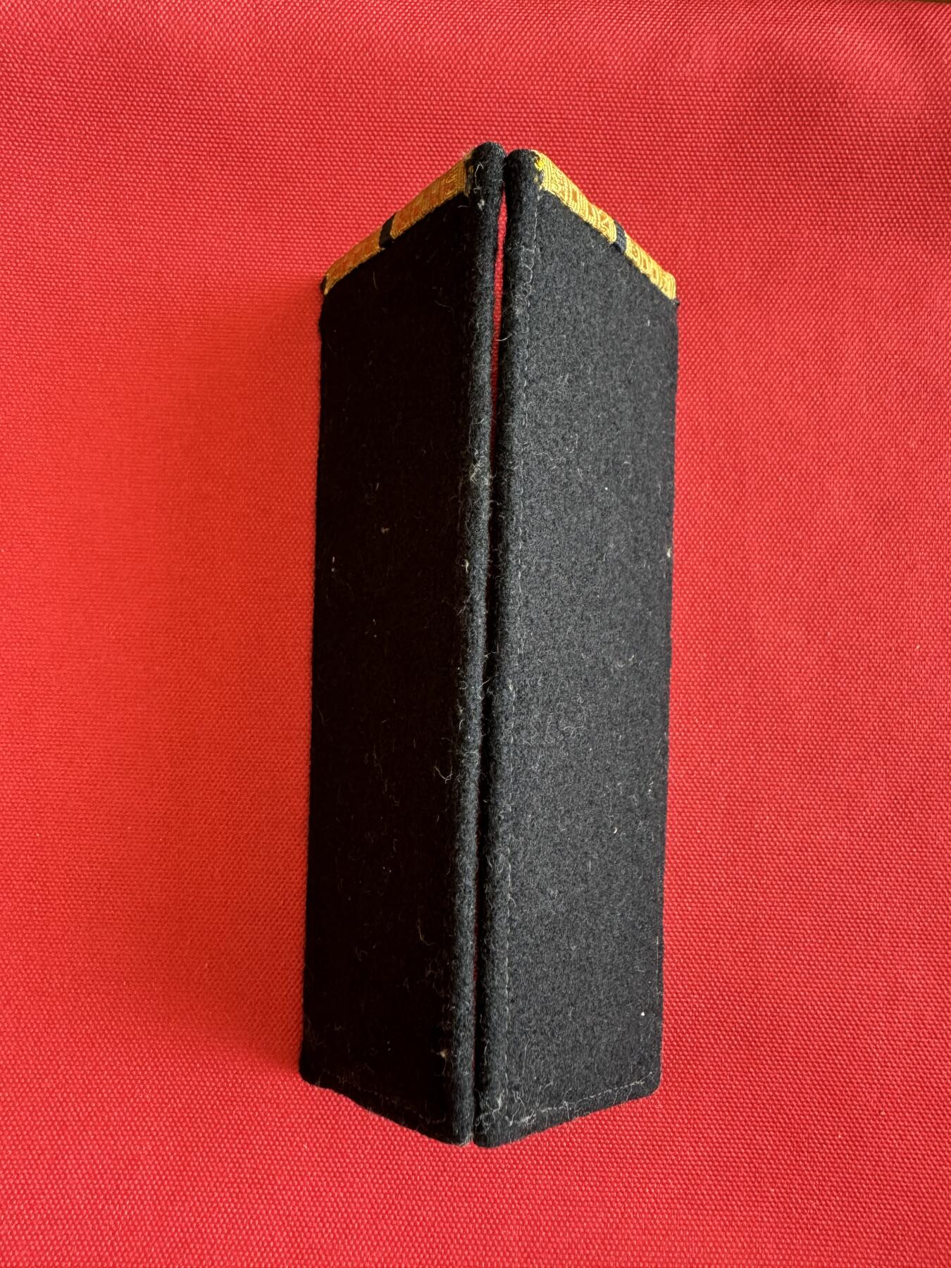 五哥徽章群   11号周六晚上八点4群联拍 肩章