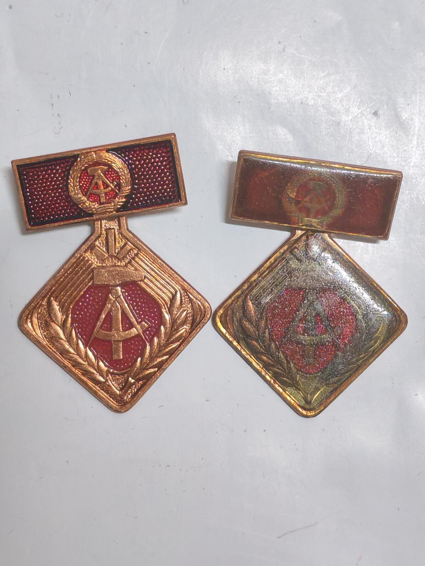 韵星假日军品类拍卖第53期  -- Rimey Holidays Militaria Auction 53 民主德国个人劳动荣誉奖章两枚