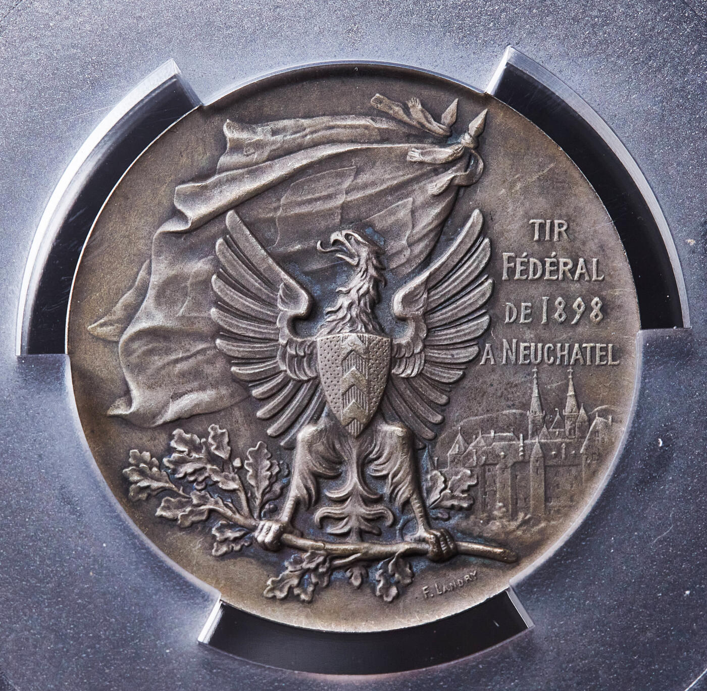 【俄甄集藏】满园春色-2026年(051)04-22星期三 晚 19:30 全场包邮 瑞士1898年纪念纳沙泰尔射击节大银章，PCGS SP64，黄油彩包浆，经典品种，直径：45mm