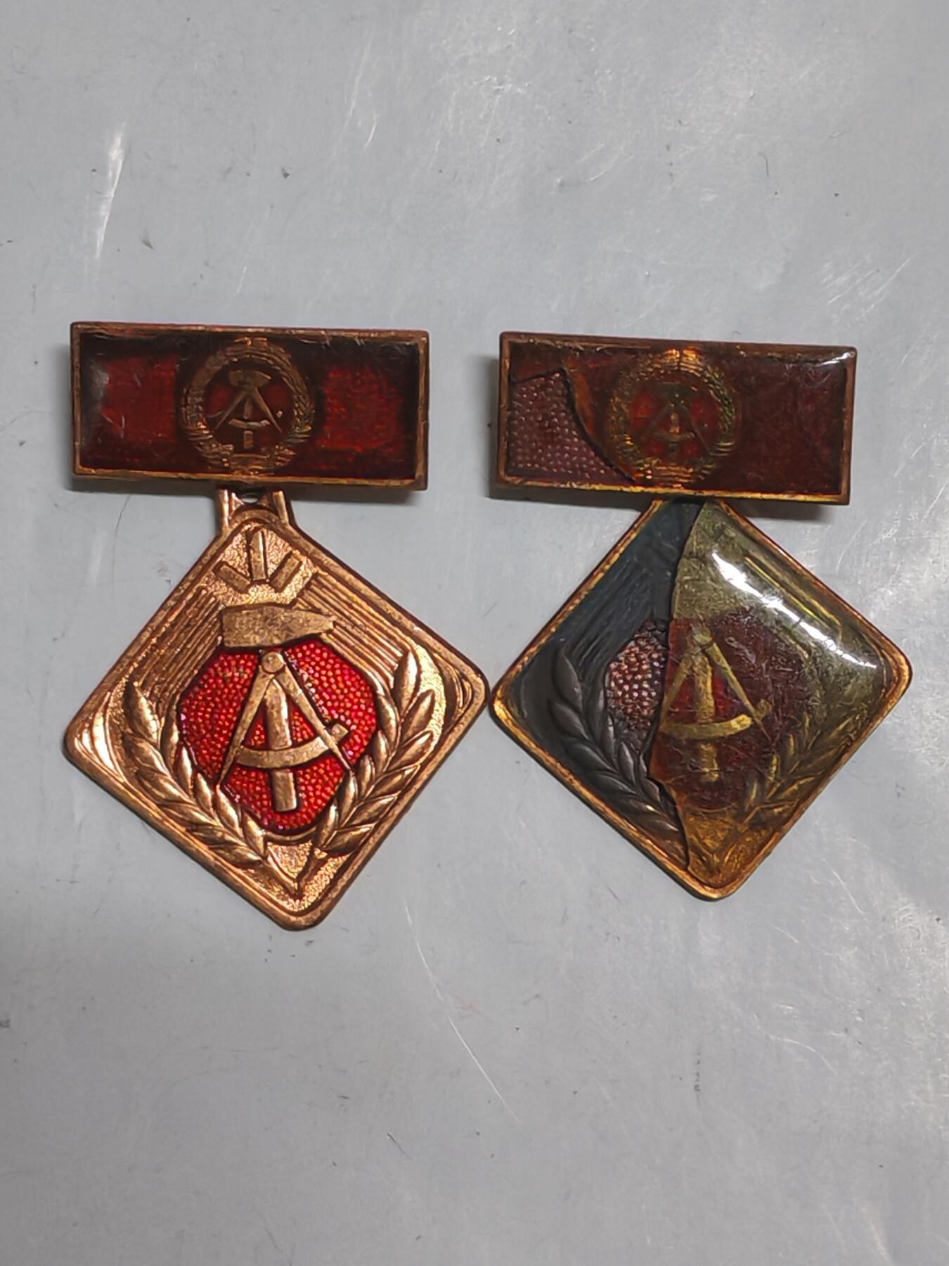 韵星假日军品类拍卖第53期  -- Rimey Holidays Militaria Auction 53 民主德国个人劳动荣誉奖章两枚