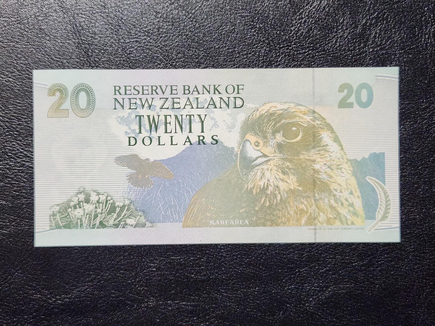 4月11号晚上8点 中外纸币自动截拍第55场  新西兰1992年版20元纸币（猎鹰）蓝山 几乎全新