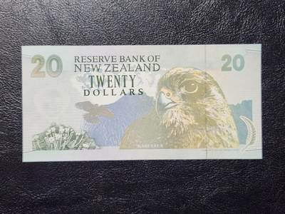 4月11号晚上8点 中外纸币自动截拍第55场 -  新西兰1992年版20元纸币（猎鹰）蓝山 几乎全新