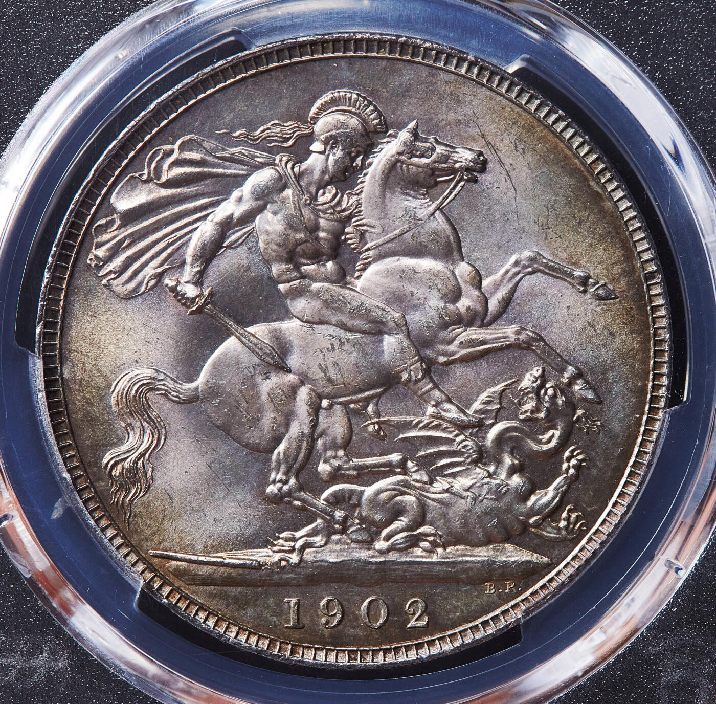 【俄甄集藏】满园春色-2026年(051)04-22星期三 晚 19:30 全场包邮 英国1902年爱德华七世马剑1克朗大银币，PCGS MS63，五彩包浆，底板凝霜，转光品相，经典品种