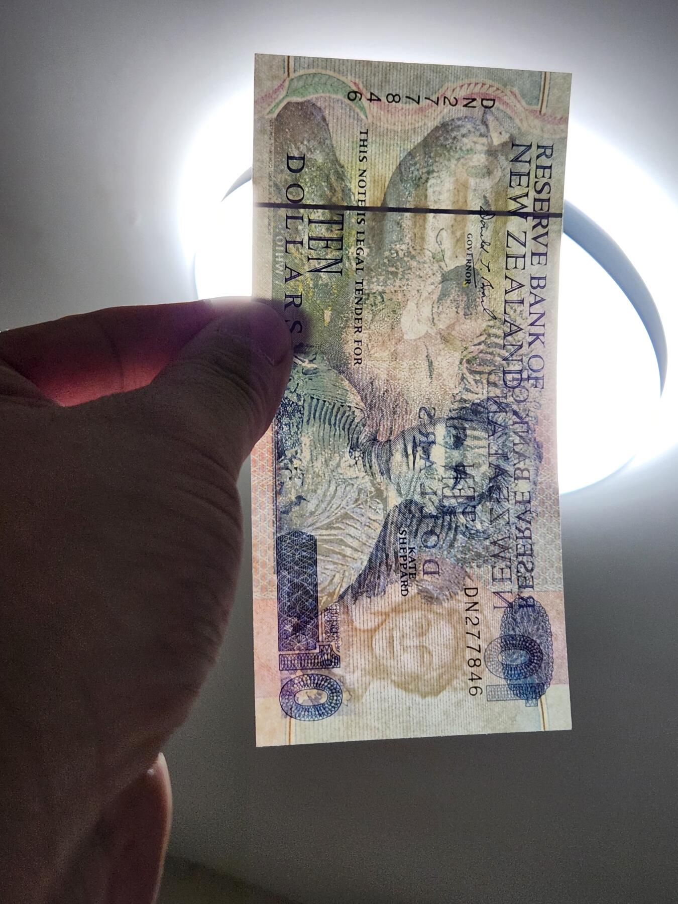 4月11号晚上8点 中外纸币自动截拍第55场 新西兰1992年10元几乎全新