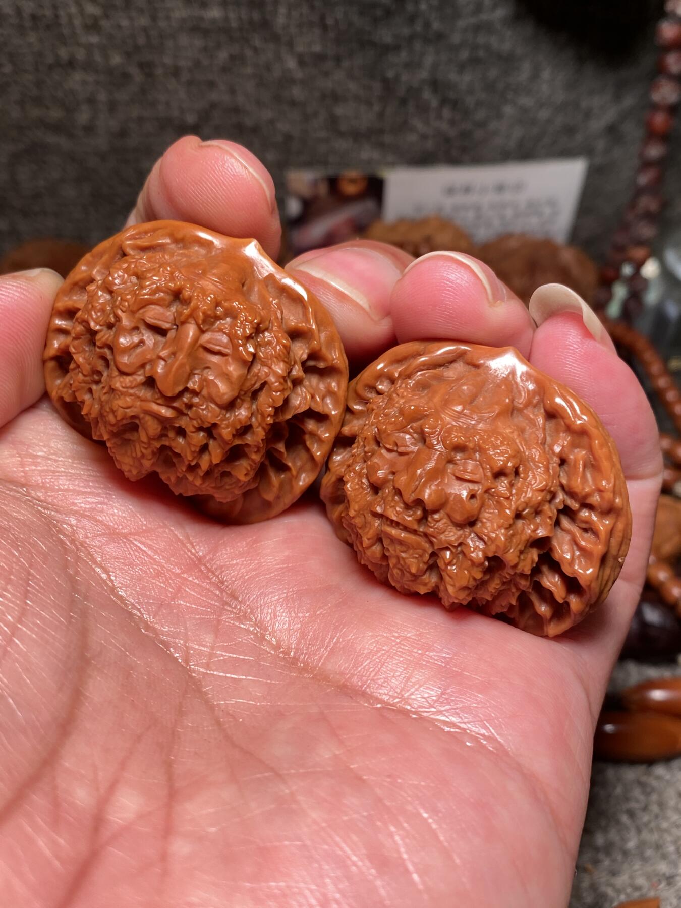 捡漏苏州非物质文化遗产，核雕艺术老苏工 福利苏工核雕，纯手工雕刻,核桃老苏工达摩禅宗，个性十足，宽边狮子头雕，10年老料尺寸4。1喜欢的来