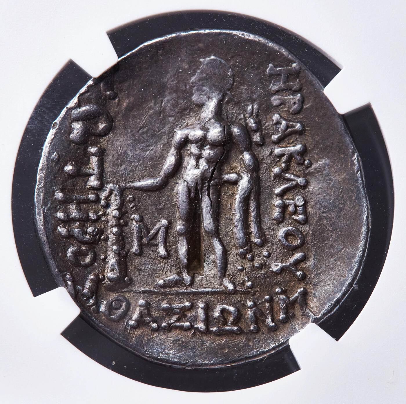 【俄甄集藏】满园春色-2026年(051)04-22星期三 晚 19:30 全场包邮 古希腊萨索斯岛公元前148年-前90年酒神与大力神四德拉克马银币，NGC ChVF(Str 4/5, Sur 2/5)，打制于萨索斯城，正面酒神狄俄尼索斯戴葡萄藤花冠面右像，背面是大力神赫拉克勒斯手持狼牙棒和狮子皮站像，两侧币文为：“救世主赫拉克勒斯”，线下币文为地名