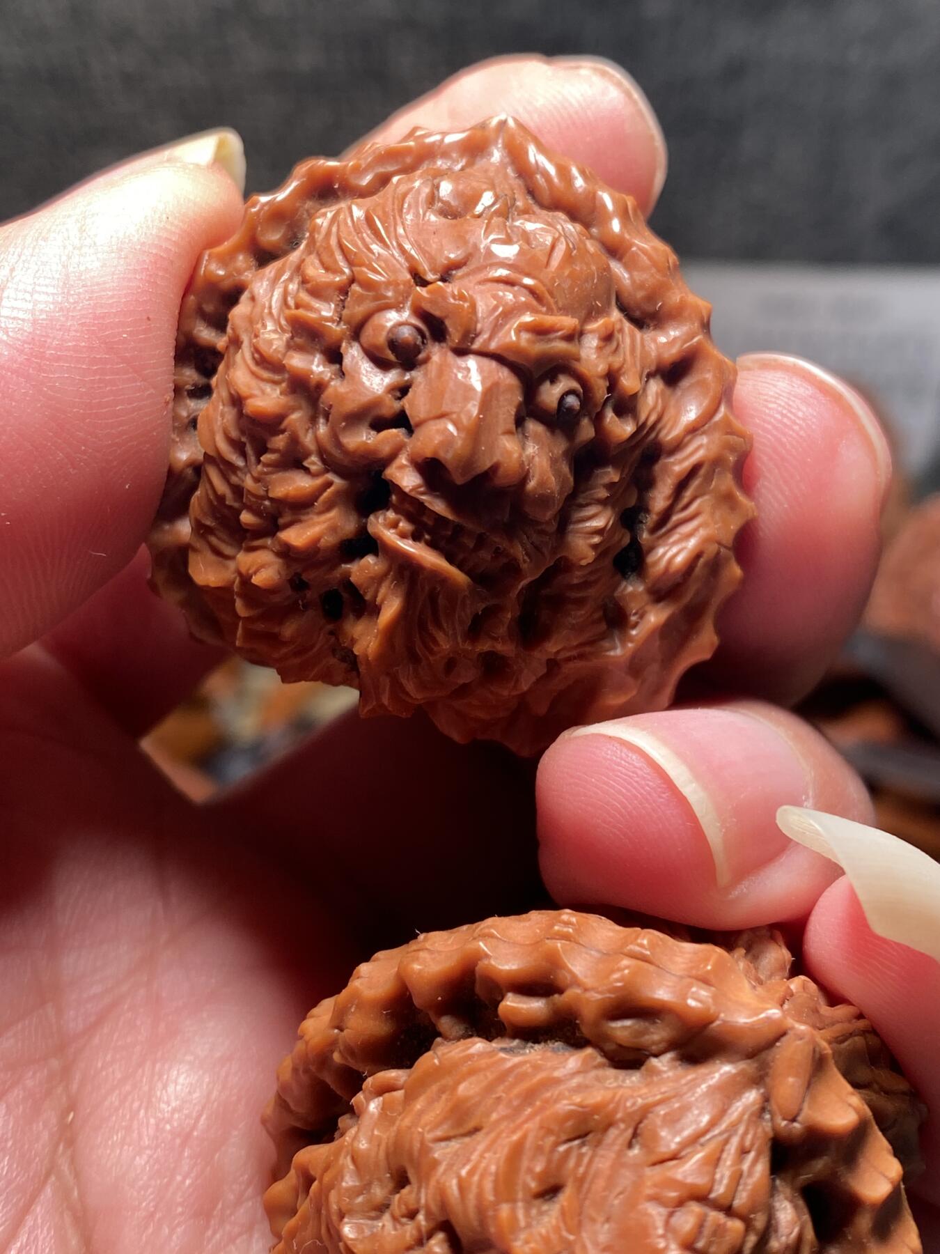 捡漏苏州非物质文化遗产，核雕艺术老苏工 福利苏工核雕，纯手工雕刻,核桃老苏工留刀痕钟馗百态，个性十足，等待有缘人，市场无同款，尺寸3。9喜欢的来