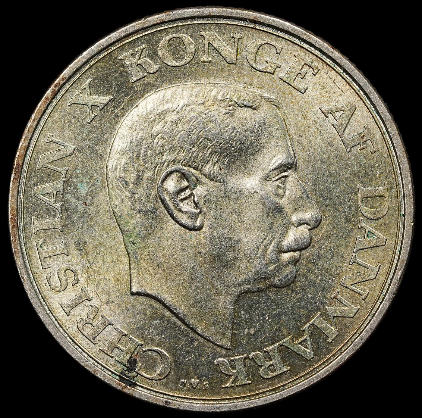 修遠堂世界钱币第111期 1937年丹麦国王登基25周年纪念2克朗银币 15g，含银80%