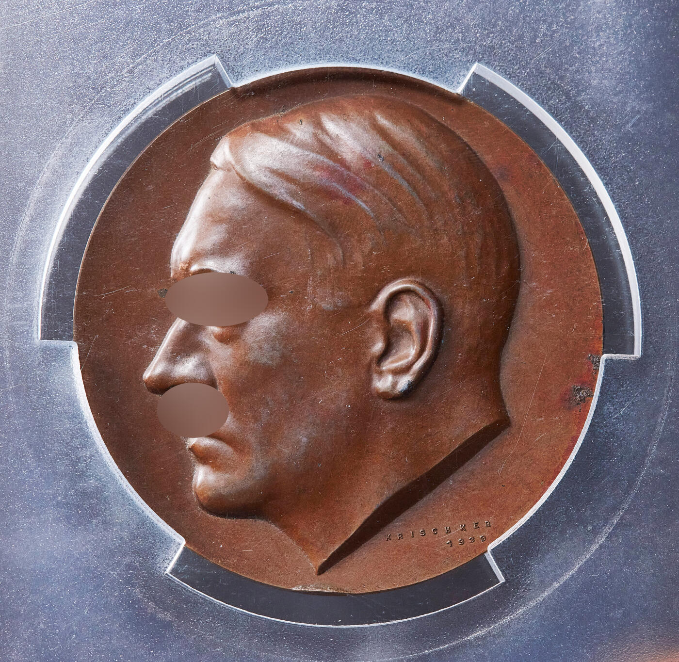 【俄甄集藏】满园春色-2026年(051)04-22星期三 晚 19:30 全场包邮 德国第三帝国1939年纪念总理50周岁大铜章，PCGS SP64，高浮雕，磨砂底板，巧克力包浆，稀少60mm大直径版，名誉品种，原图联系客服或至官网查询