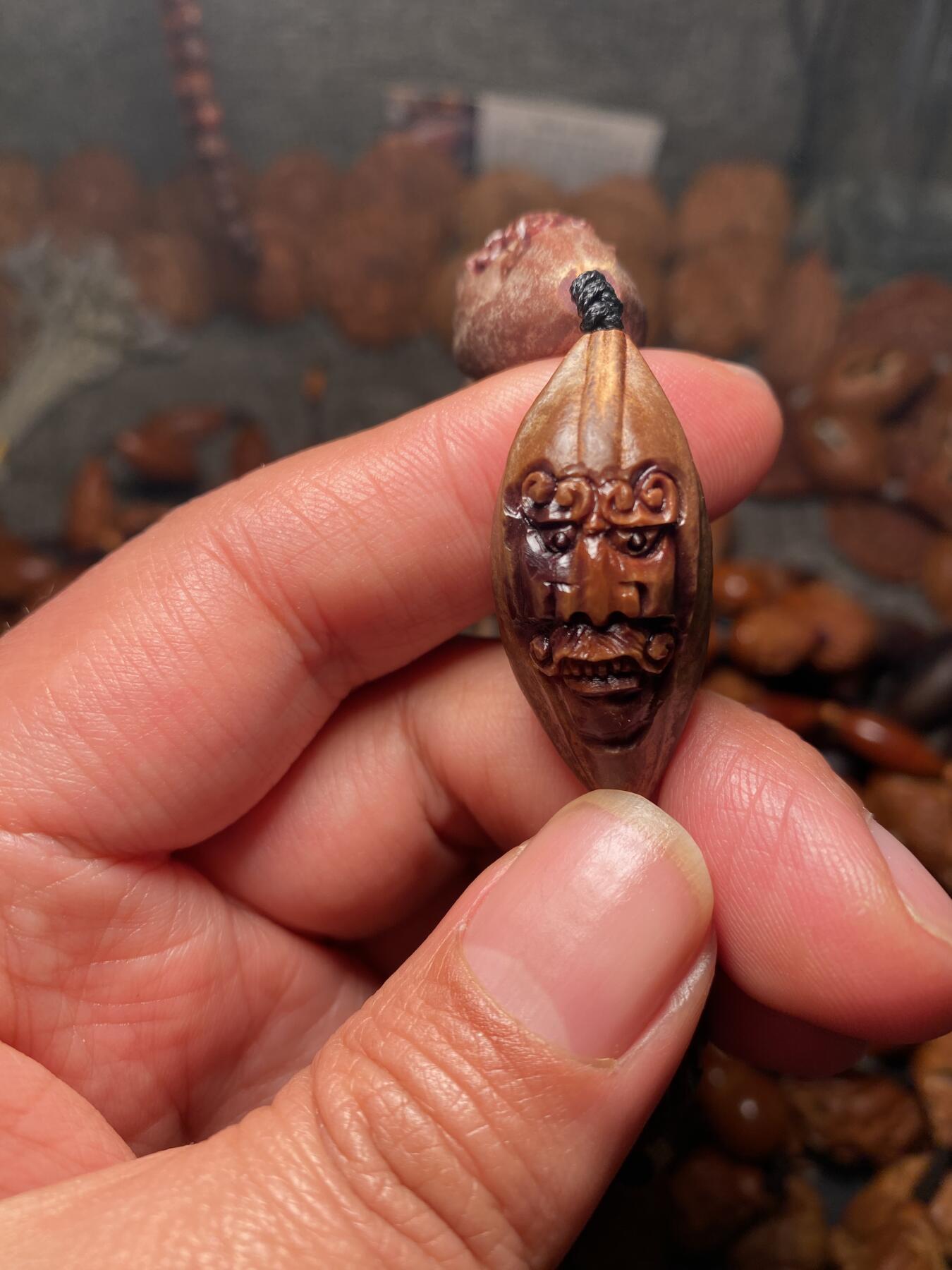 捡漏苏州非物质文化遗产，核雕艺术老苏工 福利苏工核雕纯手工老手艺，老派7星罗汉，雕工深峻，个性十足，等待有缘人，尺寸1。68x3。58喜欢的来