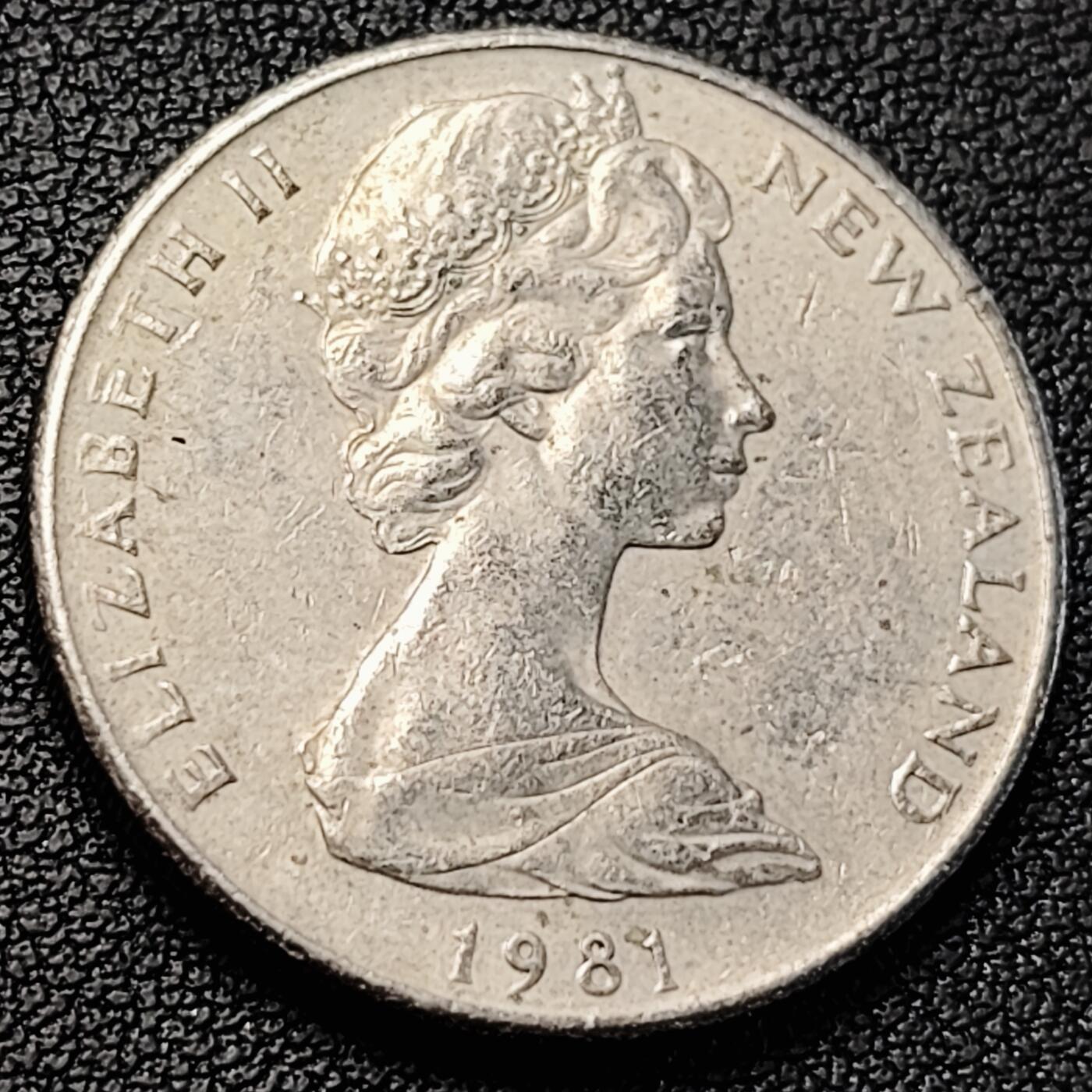 泉币菌-第224场-拍品多 请提前出价(222场前满邮的已全部发出，陆续更新单号中，请耐心等待) 。