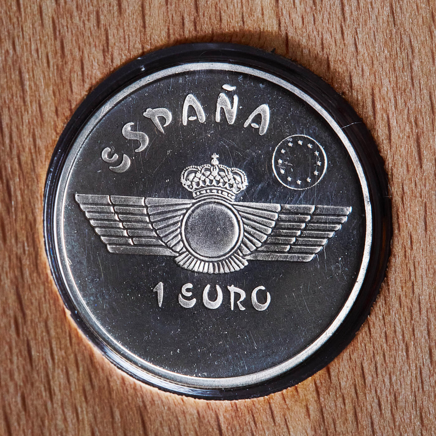 【俄甄集藏】满园春色-2026年(051)04-22星期三 晚 19:30 全场包邮 西班牙1997年航空史系列-莫里斯·法尔曼MF-7双翼飞机1欧元精制银币，原木盒精装，带证书，重6.72克，925银，发行量50000枚，属于欧元流通前的预发行品种