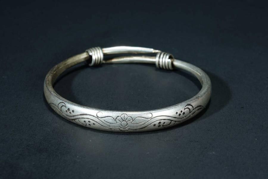 上海都达杂项专场八十一【全场包邮】  足银刻花活口手镯65-186