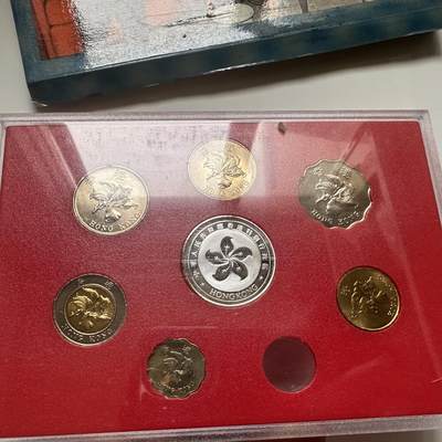 🌹外币初藏🌹🐯2026年第41场   每周二四六晚8️⃣点 世界钱币 香港回归紫荆花套币 c