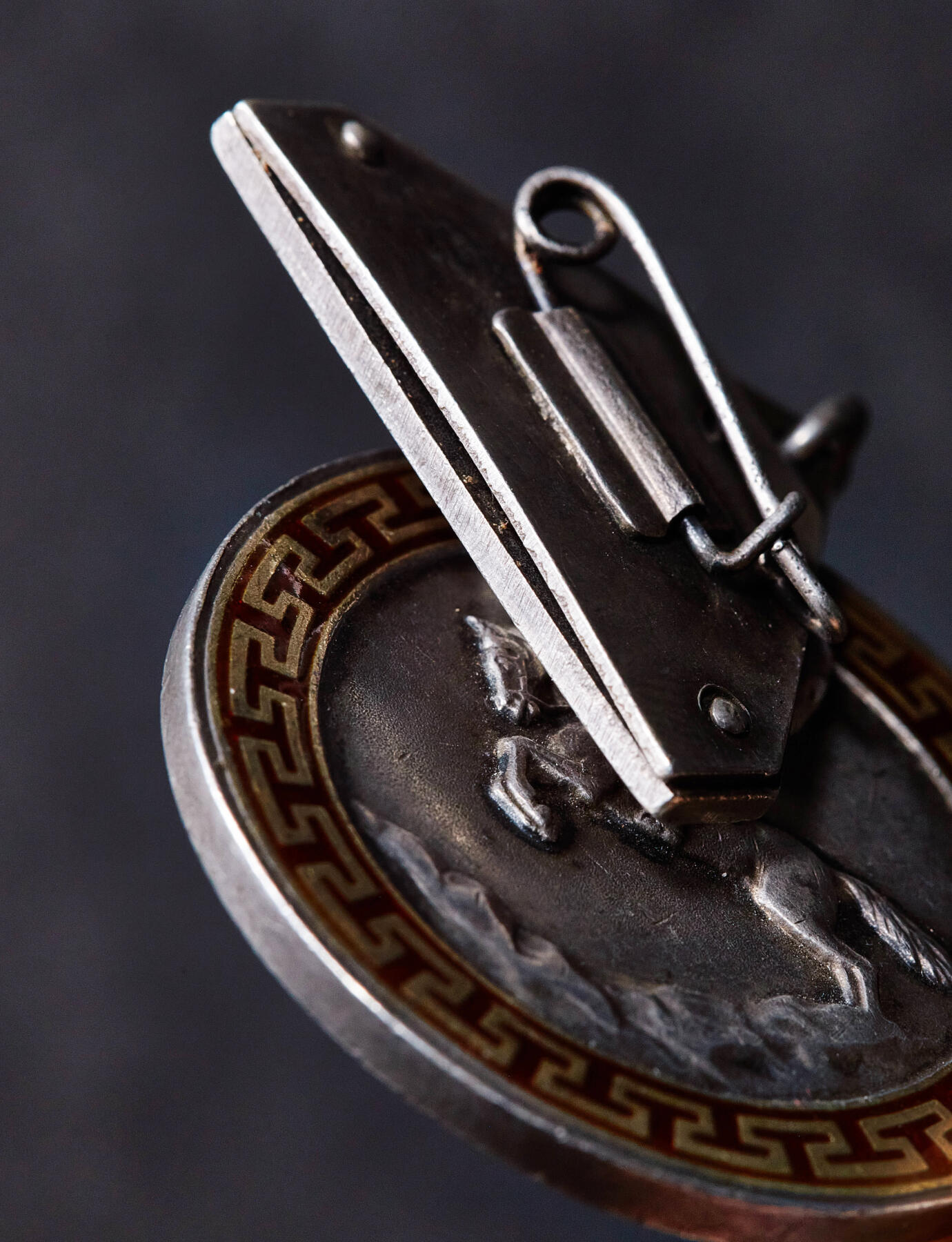 【俄甄集藏】满园春色-2026年(051)04-22星期三 晚 19:30 全场包邮 蒙古人民共和国勇敢军事奖章，银质局部珐琅，15764号，高：65mm，直径：35mm，重：34.3克，925银，热门品种