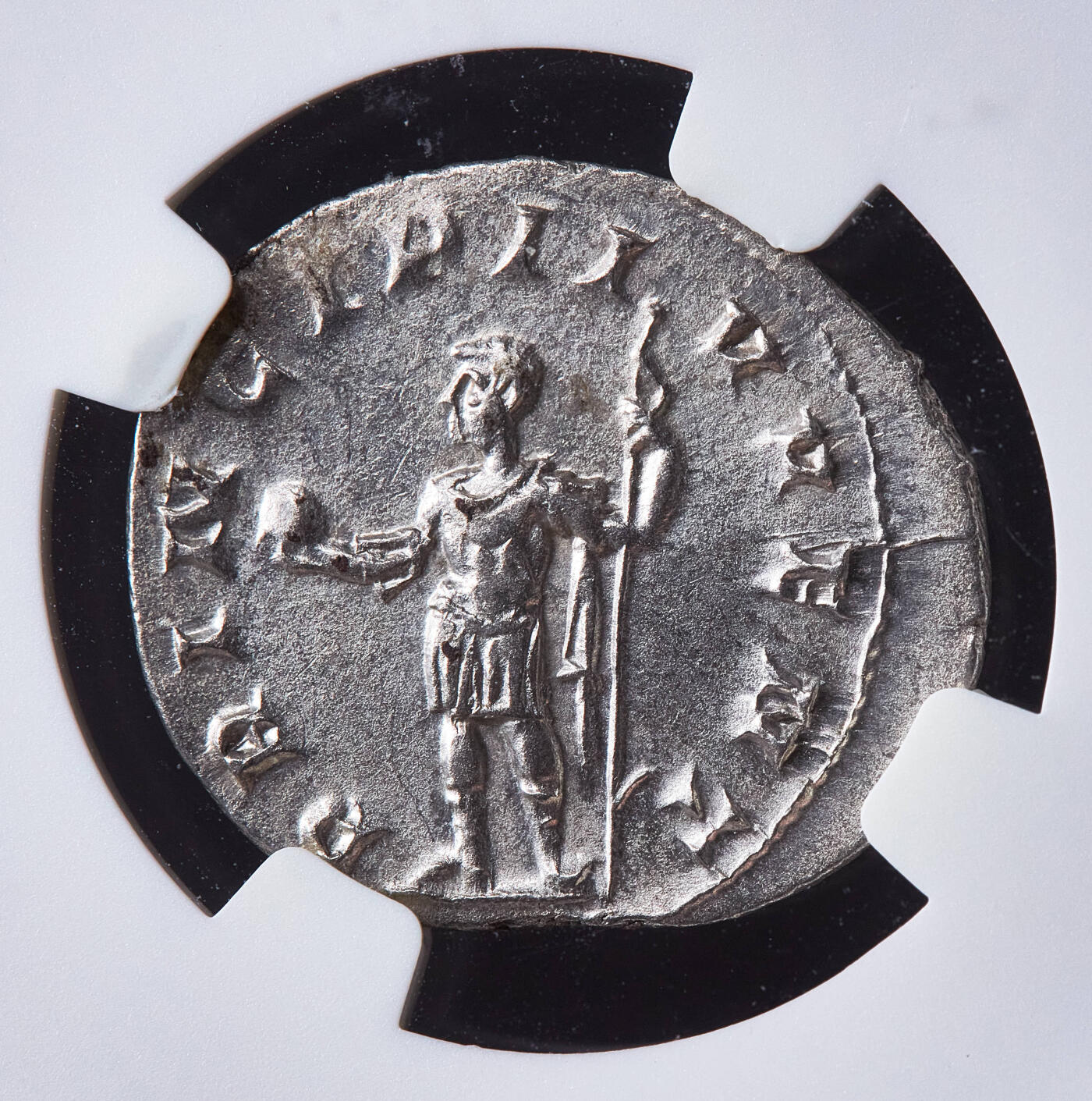 【俄甄集藏】满园春色-2026年(051)04-22星期三 晚 19:30 全场包邮 古罗马帝国公元247-249年菲利普二世双第纳尔银币，NGC ChAU (Str 5/5, Sur 3/5)，罗马造币厂打制，正面菲利普二世桂冠头像，币文：菲利普，凯撒，背面菲利普二世戎装持球和矛站像，直径23mm，重3.57克，菲利普二世7岁立为凯撒，10岁晋升为奥古斯都，原味包浆，状态难得