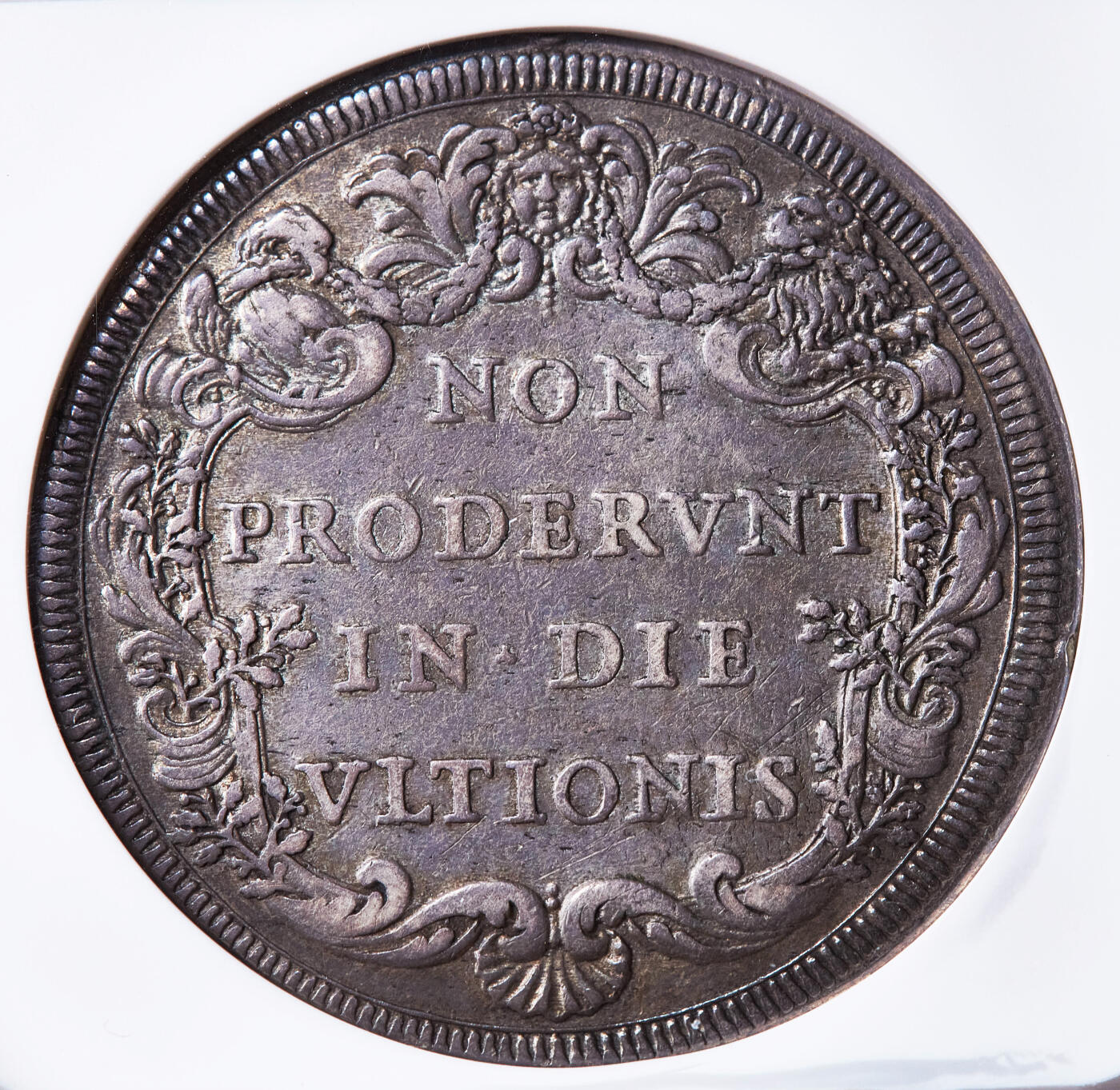 【俄甄集藏】满园春色-2026年(051)04-22星期三 晚 19:30 全场包邮 教皇国1682年英诺森十一世1皮阿斯特大银币，NGC XF40，原味酱彩包浆，稀少品种，唯一亚军