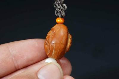 上海都达杂项专场102【全场包邮】  橄榄核雕悟道手机小挂件65-228