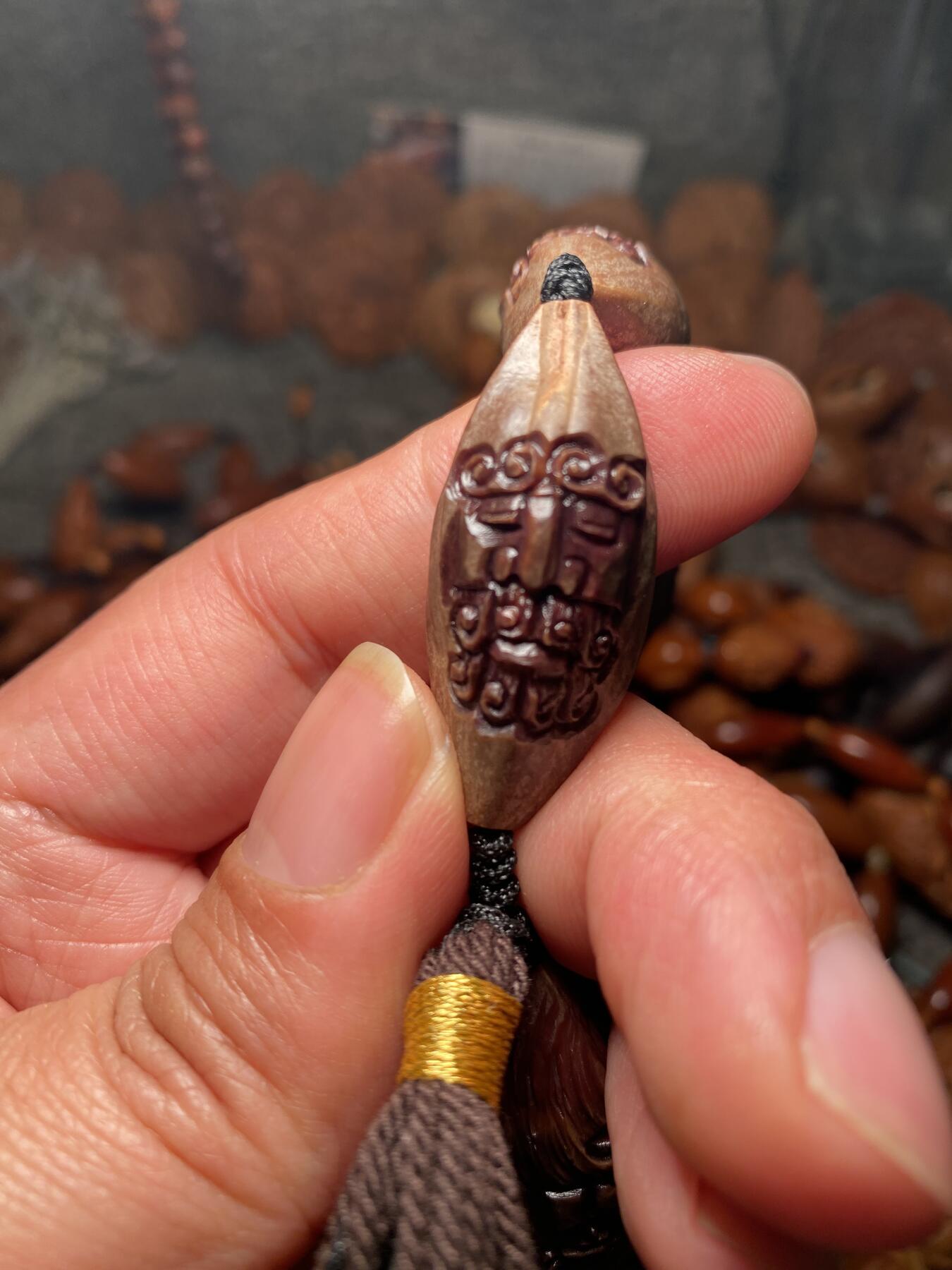 捡漏苏州非物质文化遗产，核雕艺术老苏工 福利苏工核雕纯手工老手艺，老派7星罗汉，雕工深峻，个性十足，等待有缘人，尺寸1。68x3。58喜欢的来