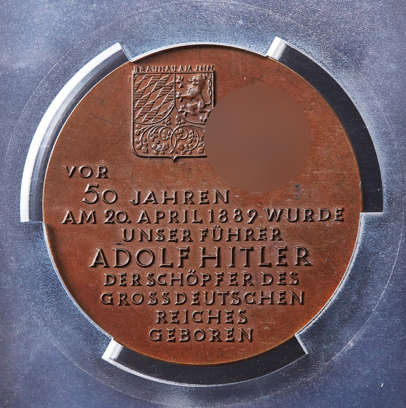 【俄甄集藏】满园春色-2026年(051)04-22星期三 晚 19:30 全场包邮 德国第三帝国1939年纪念总理50周岁大铜章，PCGS SP64，高浮雕，磨砂底板，巧克力包浆，稀少60mm大直径版，名誉品种，原图联系客服或至官网查询