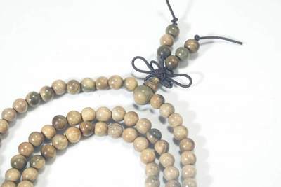 上海都达杂项专场102【全场包邮】  天然绿檀木0.6多圈圆珠手串63-316