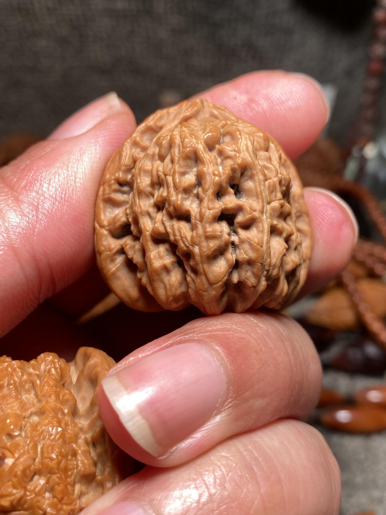 捡漏苏州非物质文化遗产，核雕艺术老苏工 福利苏工核雕，纯手工雕刻,核桃老苏工达摩，个性十足，等待有缘人，市场无同款，尺寸3。5喜欢的来