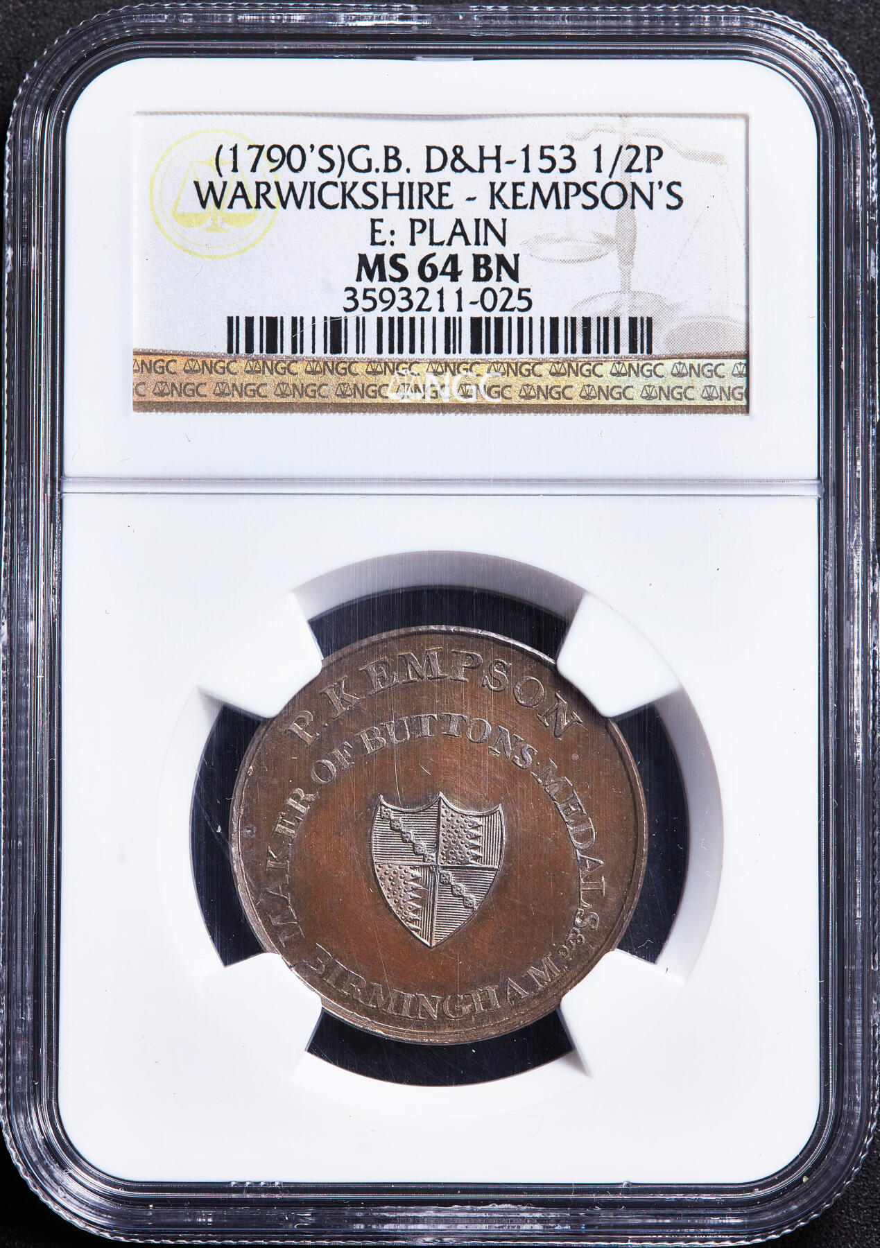 【俄甄集藏】满园春色-2026年(051)04-22星期三 晚 19:30 全场包邮 英国1790年代沃里克郡伯明翰纽扣制造商彼得·肯普森1/2便士圣约翰礼拜堂商业代用铜币，NGC MS64，巧克力包浆，类精制底板，原光品相，设计精美，币完好，划痕是外盒上