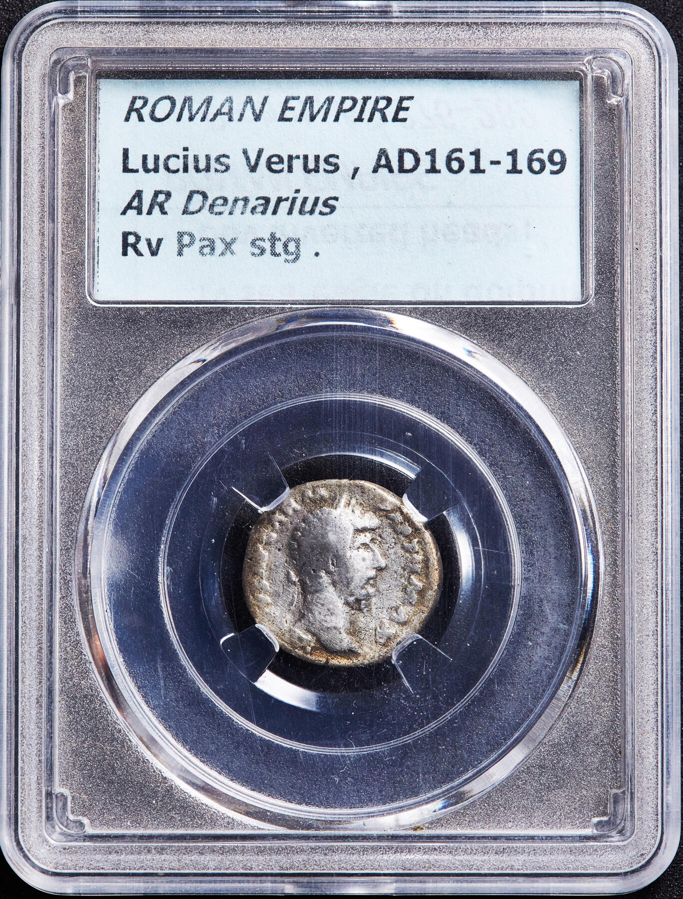 【俄甄集藏】满园春色-2026年(051)04-22星期三 晚 19:30 全场包邮 古罗马帝国公元169年韦鲁斯1第纳尔和平女神银币，正面韦鲁斯头像，他是哲学家皇帝奥勒留的共帝，在位时间很短，背面和平女神，稀少品种