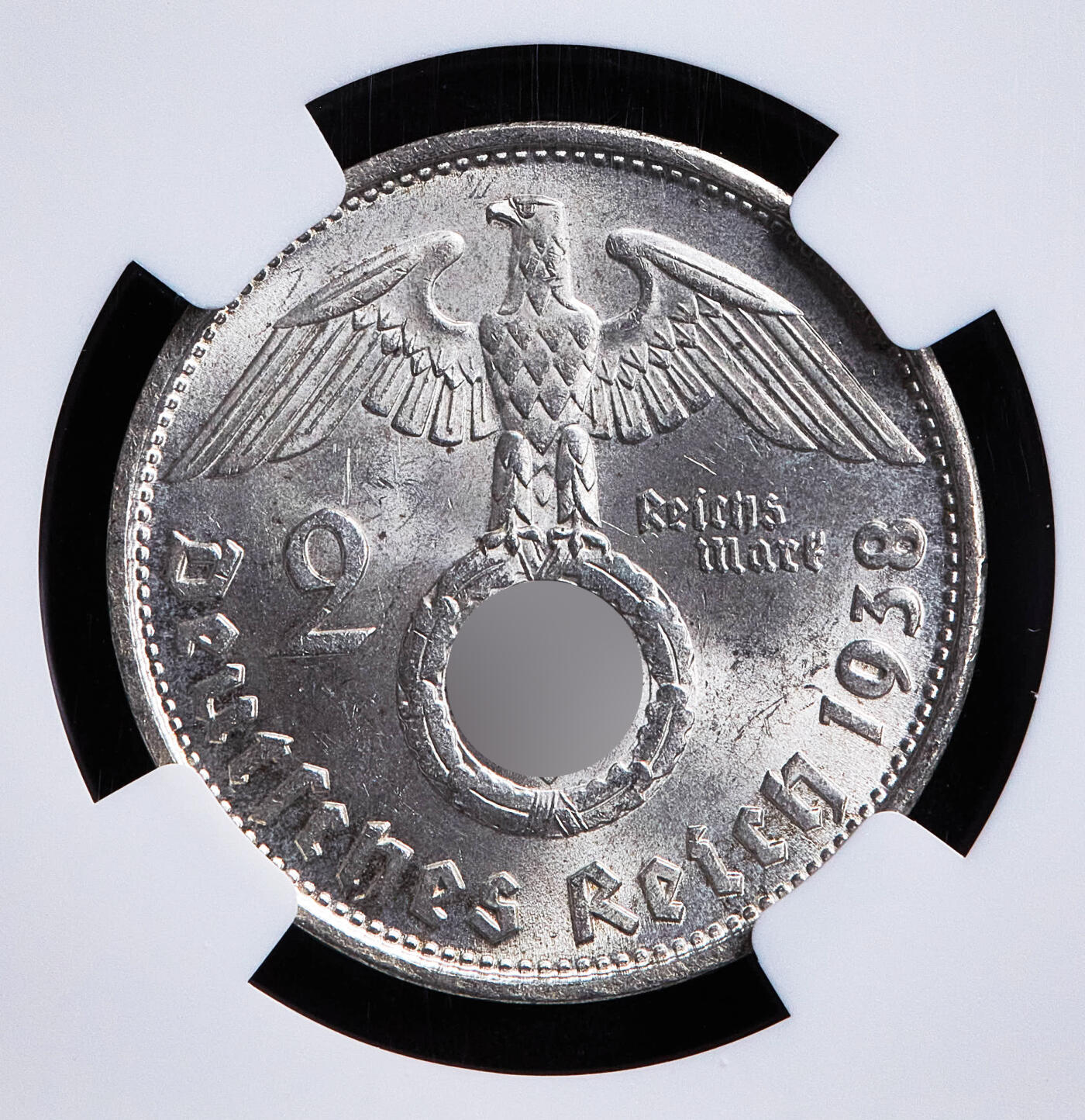 【俄甄集藏】满园春色-2026年(051)04-22星期三 晚 19:30 全场包邮 德国第三帝国1938年B版兴登堡党徽2马克银币，NGC MS62，转光品相，原图至官网查询或联系客服