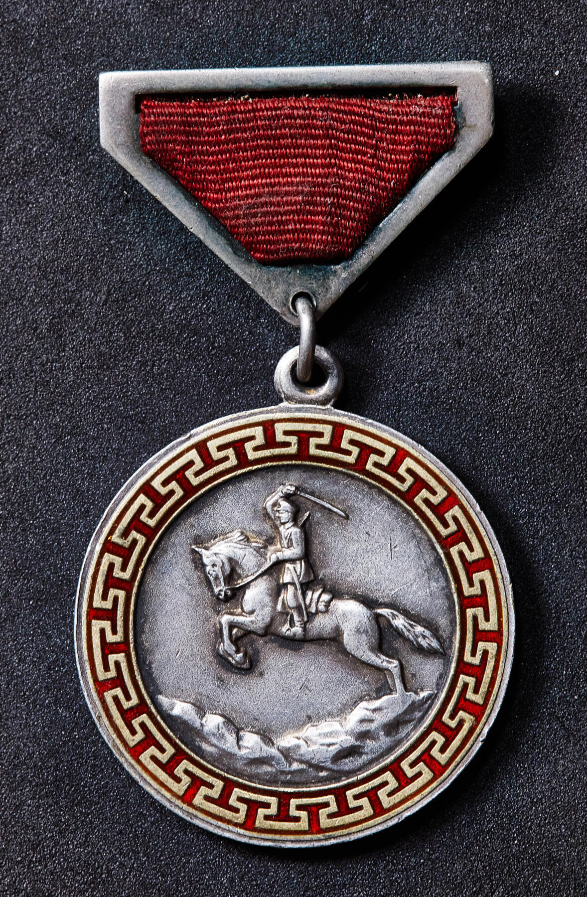 【俄甄集藏】满园春色-2026年(051)04-22星期三 晚 19:30 全场包邮 蒙古人民共和国勇敢军事奖章，银质局部珐琅，15764号，高：65mm，直径：35mm，重：34.3克，925银，热门品种