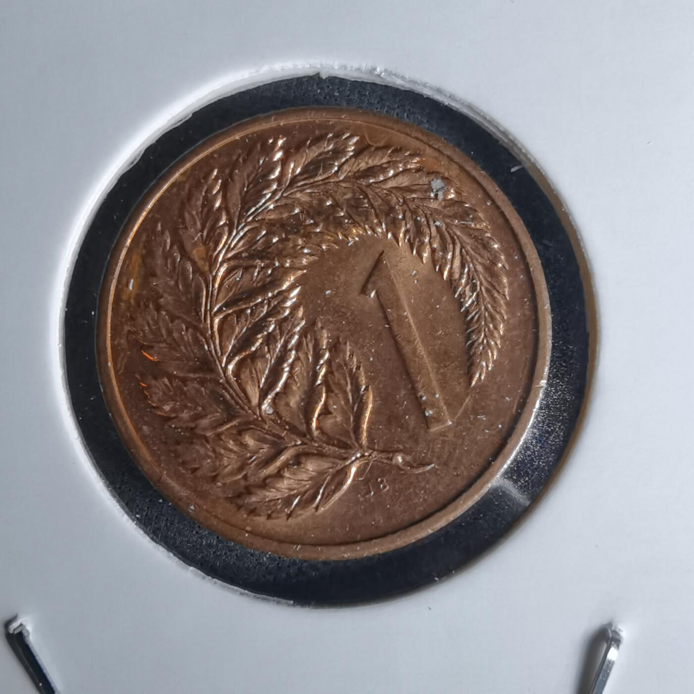 沼泽如烟--第1052场 新西兰1985年一分浅雕版