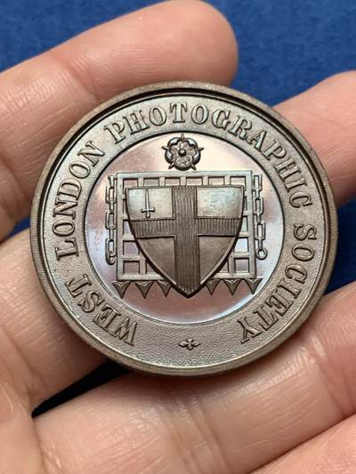 《竞宝斋》第479场 周日，周一 2场连拍 （全场包邮）20级店铺 欢迎送拍 - 伦敦摄影展纪念铜章 28.6克 39.2mm