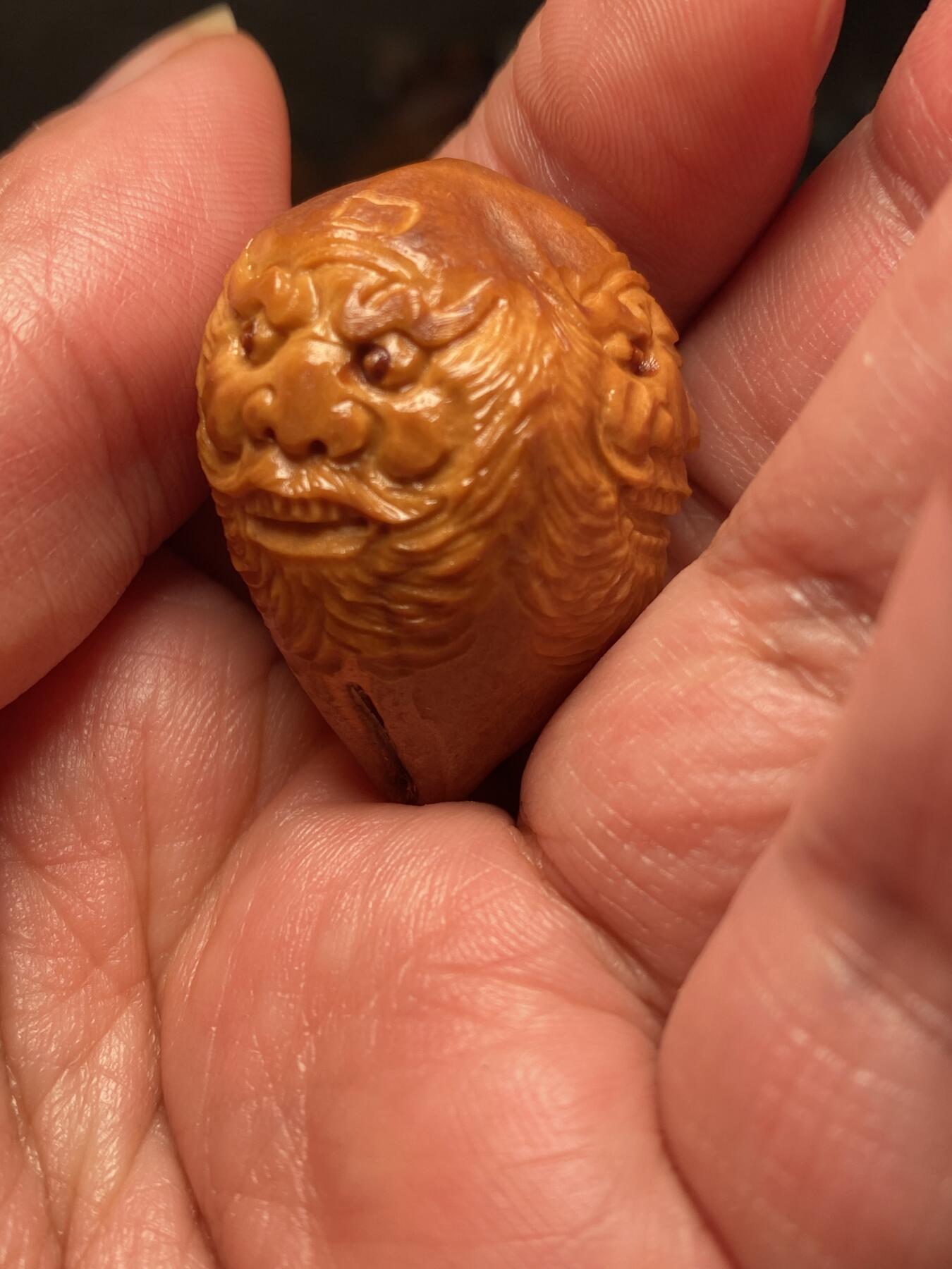 捡漏苏州非物质文化遗产，核雕艺术老苏工 福利苏工核雕，纯手工雕刻,钟馗百态，个性十足，等待有缘人，尺寸2。7x3。58喜欢的来