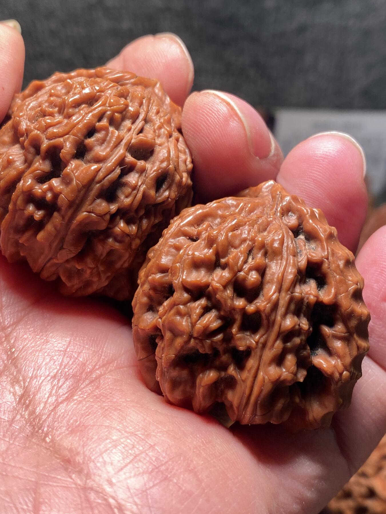 捡漏苏州非物质文化遗产，核雕艺术老苏工 福利苏工核雕，纯手工雕刻,核桃老苏工留刀痕钟馗百态，个性十足，等待有缘人，市场无同款，尺寸3。9喜欢的来