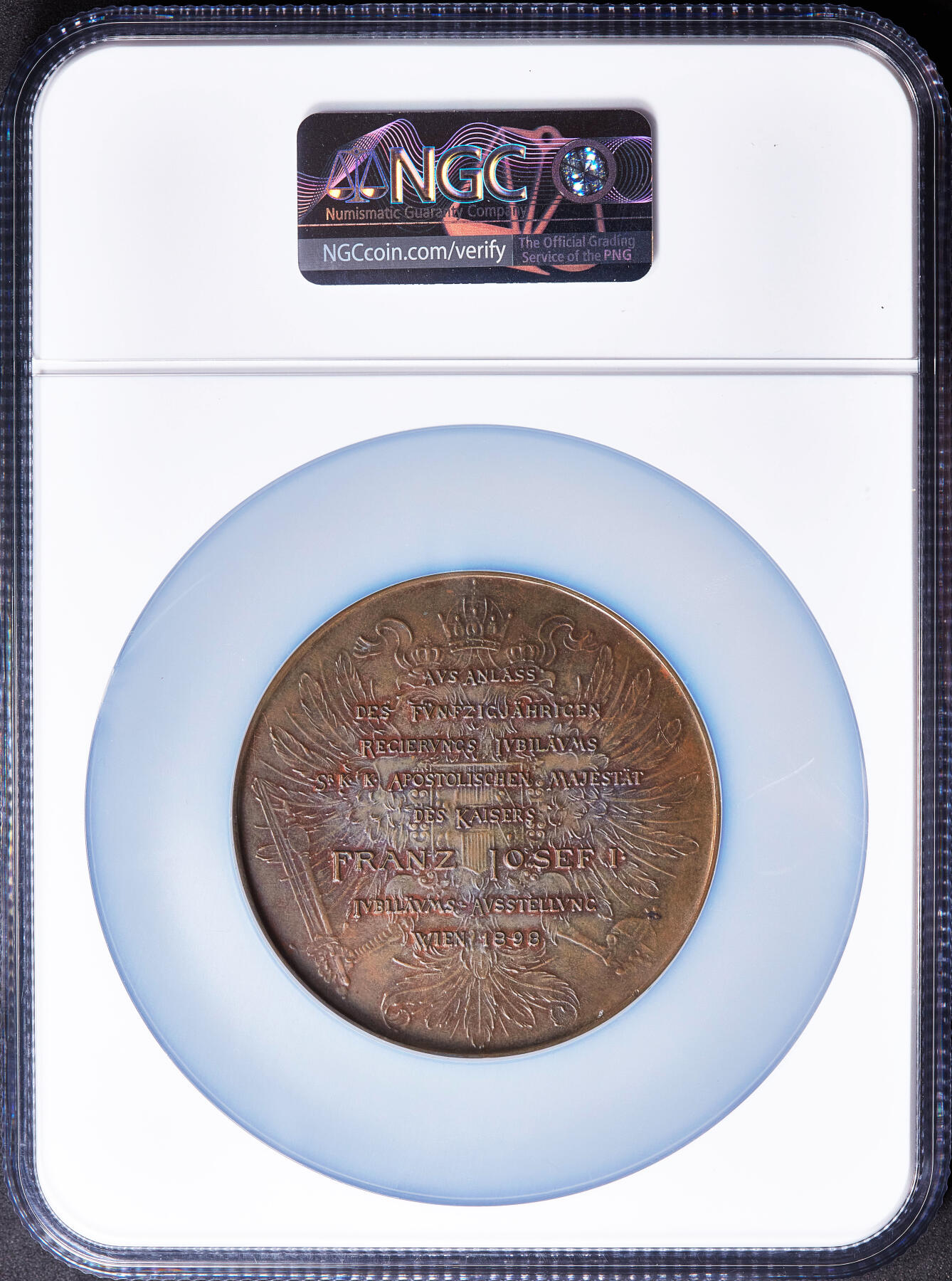 【俄甄集藏】满园春色-2026年(051)04-22星期三 晚 19:30 全场包邮 奥匈帝国1898年纪念弗朗茨·约瑟夫一世执政50周年大铜章，NGC MS63，双翼胜利女神庇佑下的年轻与年迈皇帝，维也纳顶级雕刻师卡尔·拉德尼茨基作品，巧克力包浆，高浮雕，名誉品种，直径：63mm