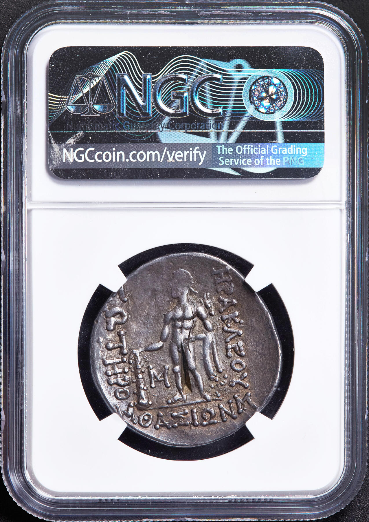 【俄甄集藏】满园春色-2026年(051)04-22星期三 晚 19:30 全场包邮 古希腊萨索斯岛公元前148年-前90年酒神与大力神四德拉克马银币，NGC ChVF(Str 4/5, Sur 2/5)，打制于萨索斯城，正面酒神狄俄尼索斯戴葡萄藤花冠面右像，背面是大力神赫拉克勒斯手持狼牙棒和狮子皮站像，两侧币文为：“救世主赫拉克勒斯”，线下币文为地名