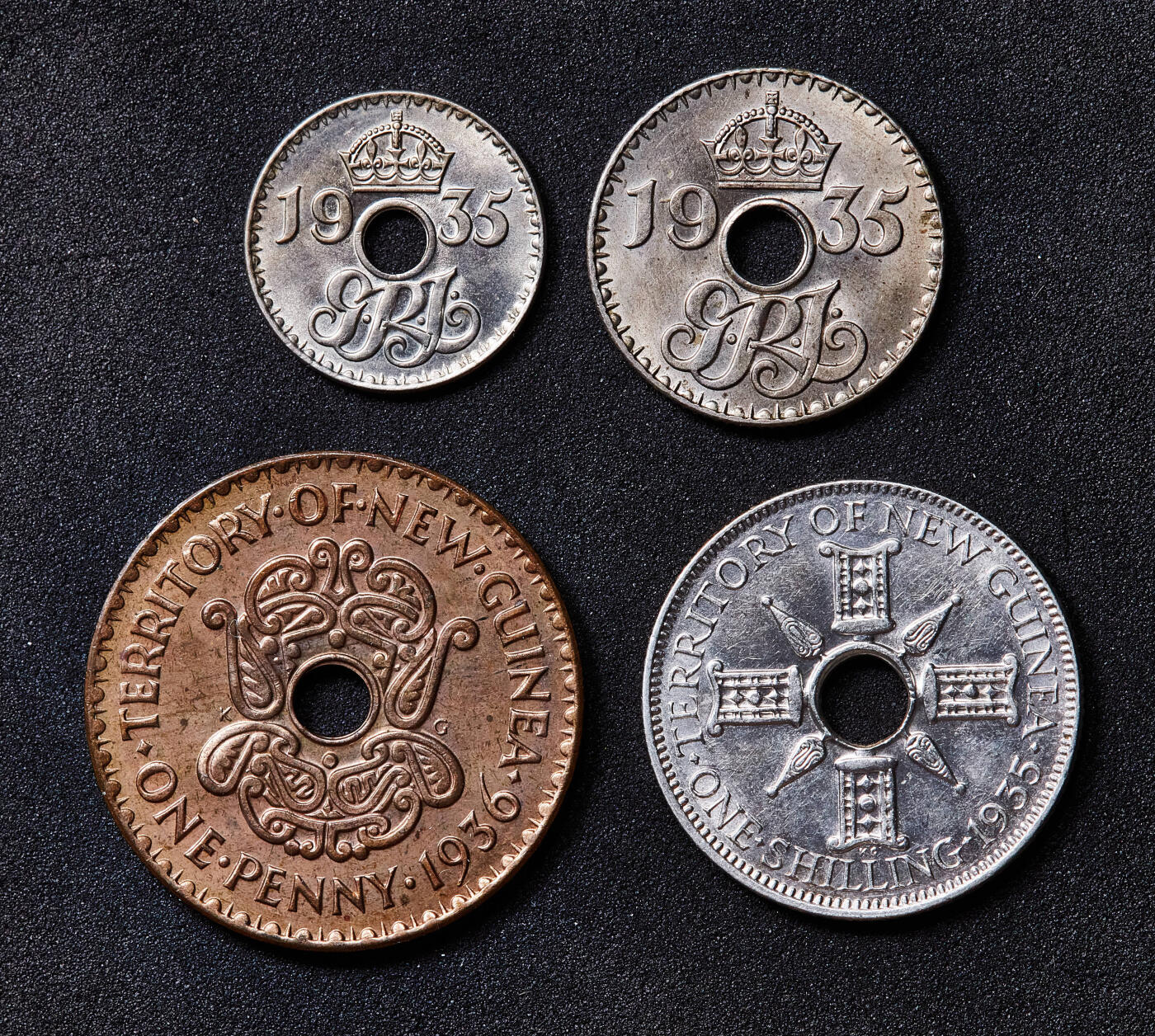 【俄甄集藏】满园春色-2026年(051)04-22星期三 晚 19:30 全场包邮 英属新几内亚1935-1936年乔治五世版3便士-1先令硬币4枚套，原光品相