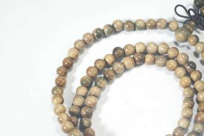 上海都达杂项专场102【全场包邮】  天然绿檀木0.6多圈圆珠手串63-316