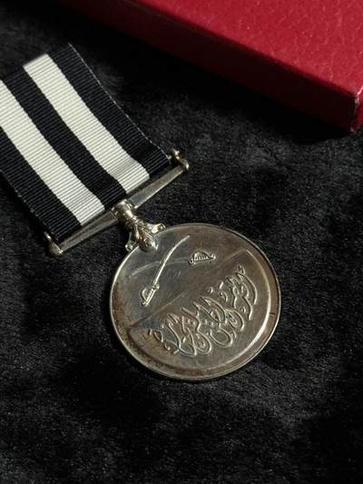 戎马世界章牌大赏第115期 苏丹军队长期杰出服役奖章，英国代工，银制