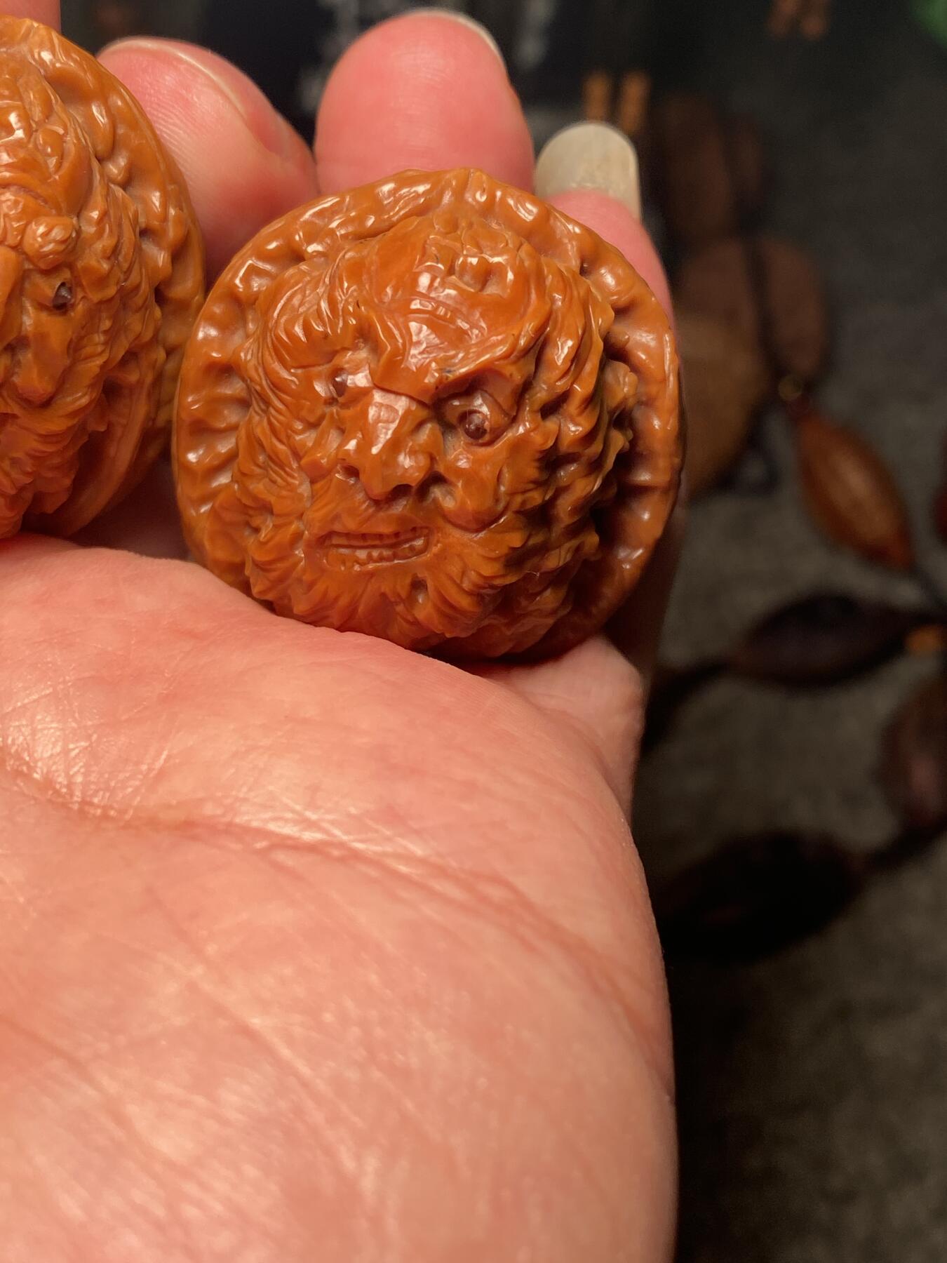 捡漏苏州非物质文化遗产，核雕艺术老苏工 福利苏工核雕，纯手工雕刻,核桃老苏工钟馗百态个性十足，等待有缘人，市场无同款，尺寸3。58喜欢的来