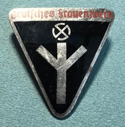 盛世勋华——号角文化勋章邮票专场拍卖第314期 - 德国（1939）NS妇女协会会员证章 极为少见 带厂标