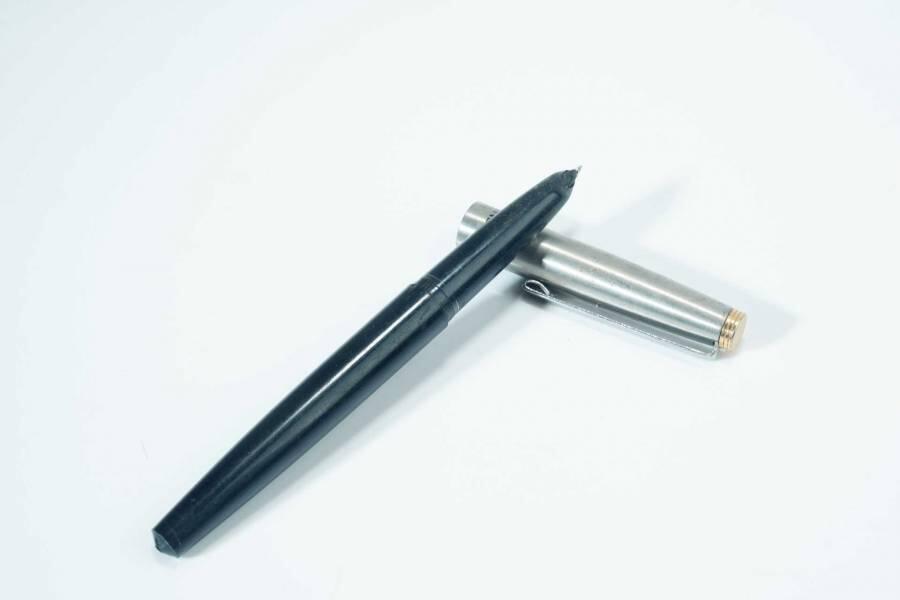 上海都达杂项专场八十一【全场包邮】  各式钢笔 4支65-350