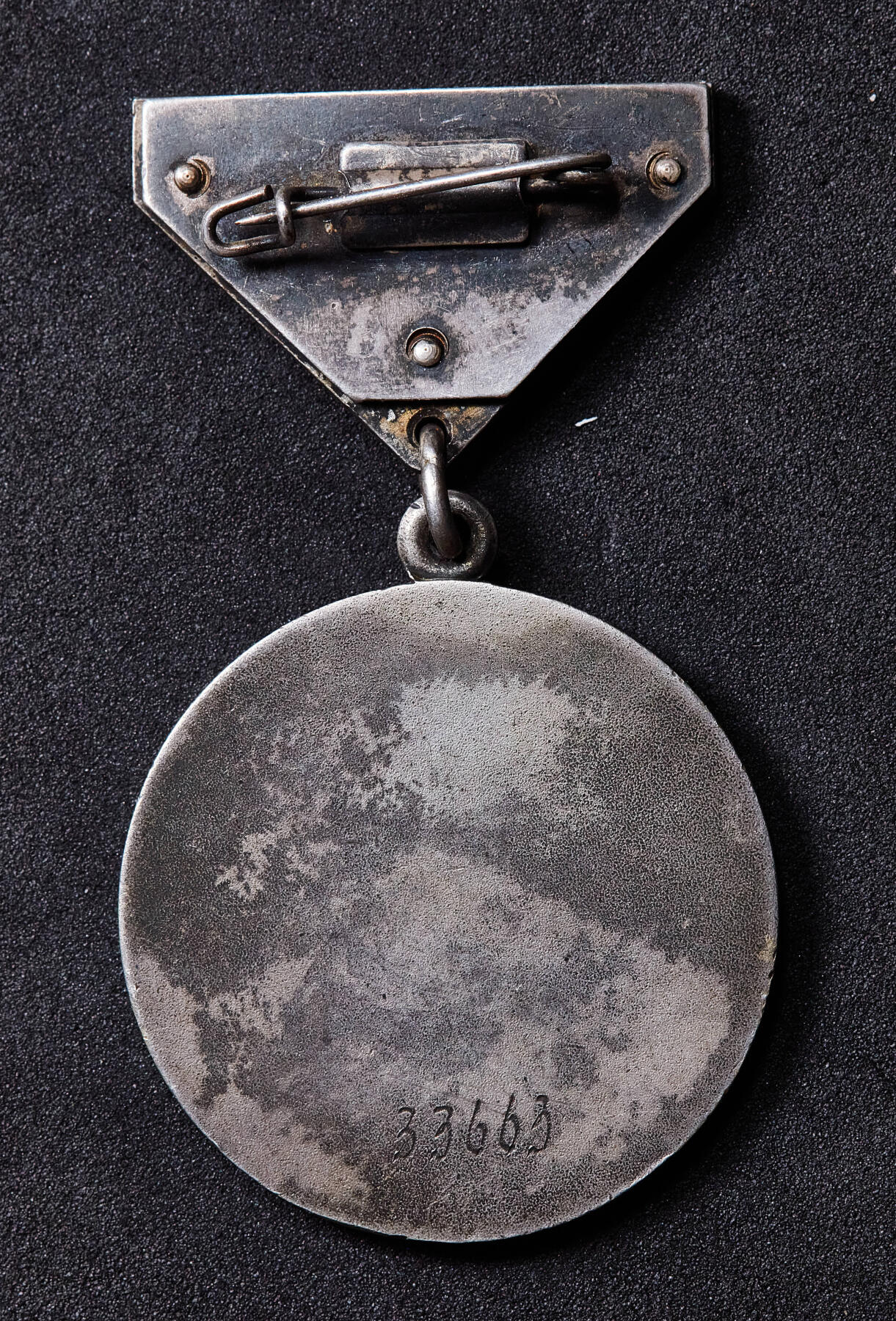 【俄甄集藏】满园春色-2026年(051)04-22星期三 晚 19:30 全场包邮 蒙古人民共和国劳动荣誉奖章，银质局部珐琅，33663号，高：65mm，直径：35mm，重：34.1克，925银，热门品种