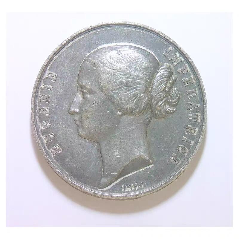 【旋风钱币】4月18日19:00准时开拍 精美欧洲币章、银币银章、第三帝国钱币等 全场包邮！ 法国1855年 欧仁妮皇后+女神高浮雕精制大合金章 50MM