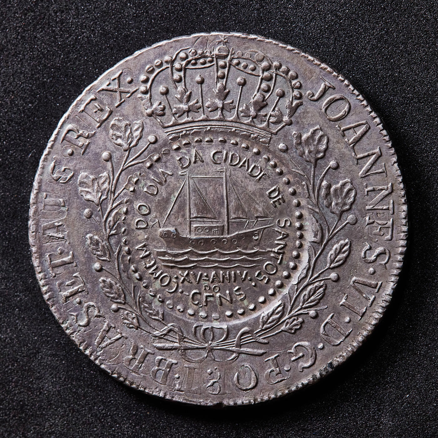 【俄甄集藏】满园春色-2026年(051)04-22星期三 晚 19:30 全场包邮 巴西1955年纪念第二届国际邮币博览会在桑托斯举办加盖巴西帝国960瑞斯大银币，稀少品种